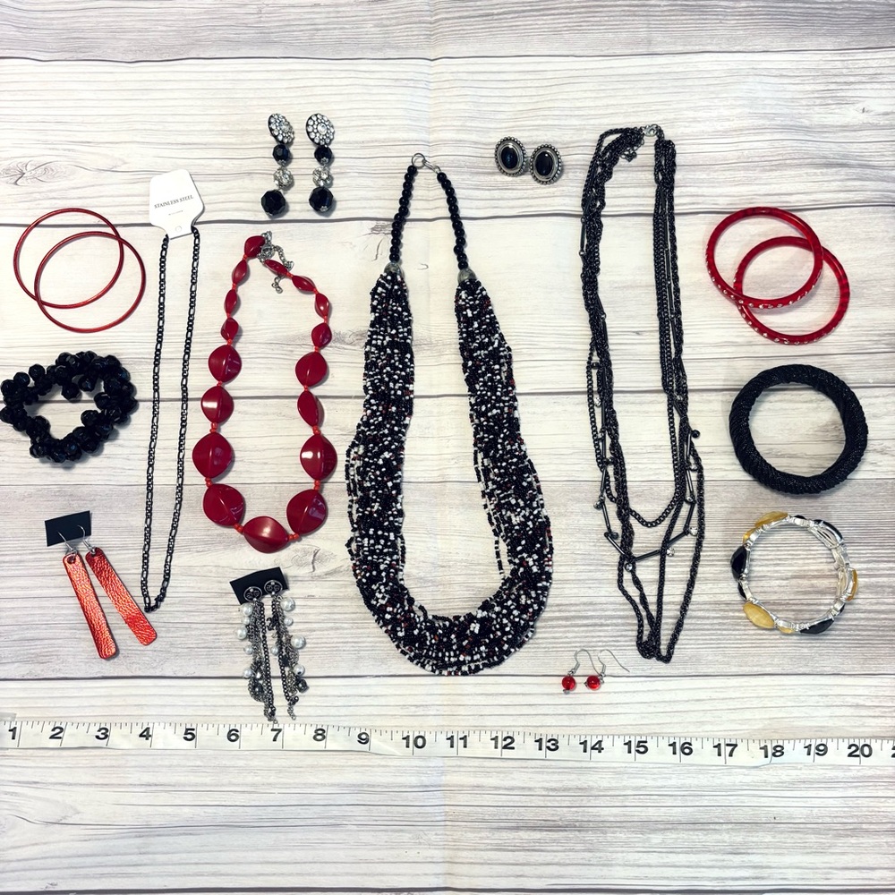 Chunky Red and Black Silver Tone Jewelry Lot of 16 Necklaces Earrings Bracelets - Picture 10 of 10